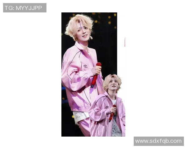 鹿晗与足球明星亲密合影展现运动魅力与友谊的完美瞬间